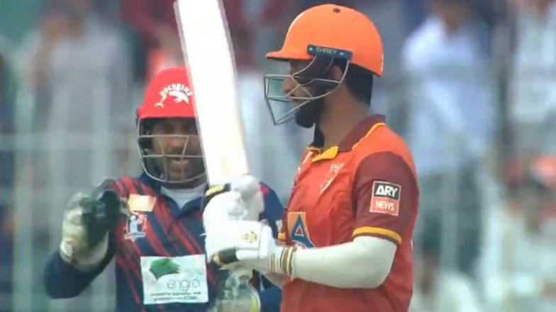 ‘Inko Babar, Babar Karne Do…’ Stump Mic Catches Sarfaraz Ahmed’s Hilarious Remark for Babar Azam During Stallions vs Dolphins Match in Pakistan Champions Cup 2024 (Watch Video)