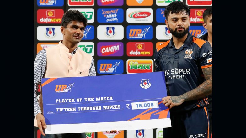 Paris Paralympics 2024 Silver Medallist Suhas Yathiraj Visits Ekana Cricket Stadium, Presents Player of the Match Award to Karan Sharma After Kashi Rudras vs Noida Kings UP T20 2024 Match (Watch Video)