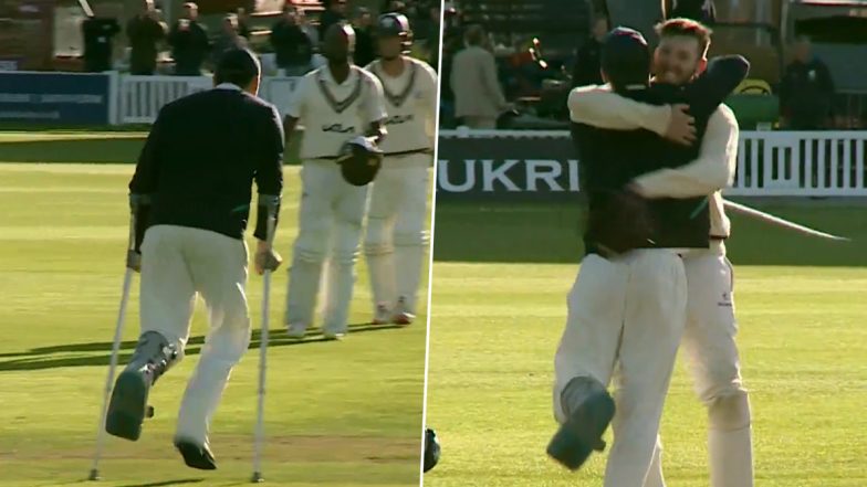 Tom Banton Makes Headway Towards the Pitch on Crutches After Somerset's Thrilling Win Over Surrey in County Championship 2024, Video Goes Viral