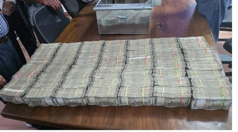 Drug Inspector Held for Drug Smuggling by Anti-Narcotics Task Force of Punjab Police in Mohali