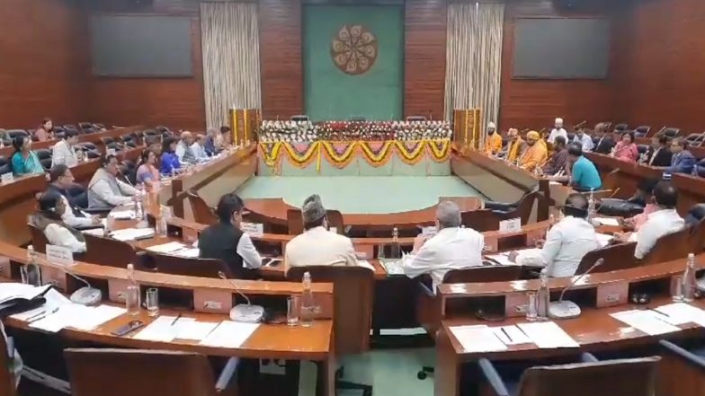 Waqf Bill: Opposition MPs Boycott JPC Meeting on Waqf Bill As Anwar Manippadi Makes Allegations Against Karnataka Government and Mallikarjun Kharge