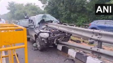 Road Accident in Delhi: Speeding SUV Crashes Into Guardrail Near Rajghat, 5 DU Students Injured Returning From Birthday Party