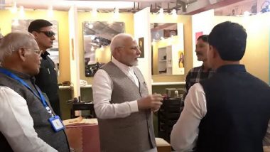 PM Narendra Modi Visits Exhibition at National ‘PM Vishwakarma’ Programme in Maharashtra’s Wardha (Watch Video)