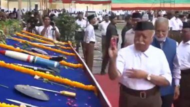 Dussehra 2024: RSS Chief Mohan Bhagwat Performs ‘Shastra Pooja’ at Annual Vijayadashami Programme in Nagpur (Watch Video)