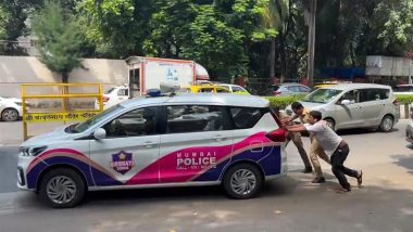 Shiv Sena (UBT) Shares Video of Citizens Trying To Jump Start Mumbai Police’s Nirbhaya Squad Car, Slams Eknath Shinde Government