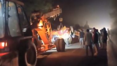 Siddharthnagar Road Accident: 2 Dead, 20 Injured After Bus Falls Into Gorge in Uttar Pradesh (Watch Videos)