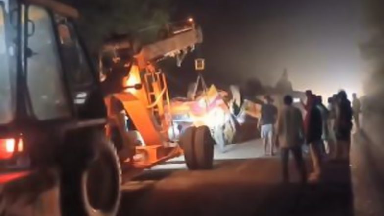 Siddharthnagar Road Accident: 2 Dead, 20 Injured After Bus Falls Into Gorge in Uttar Pradesh (Watch Videos)