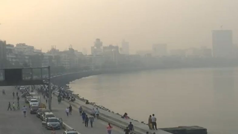 Mumbai Air Pollution: Parts of City Wake Up to Layer of Smog; Malad West Records AQI in ‘Poor’ Category (Watch Video)
