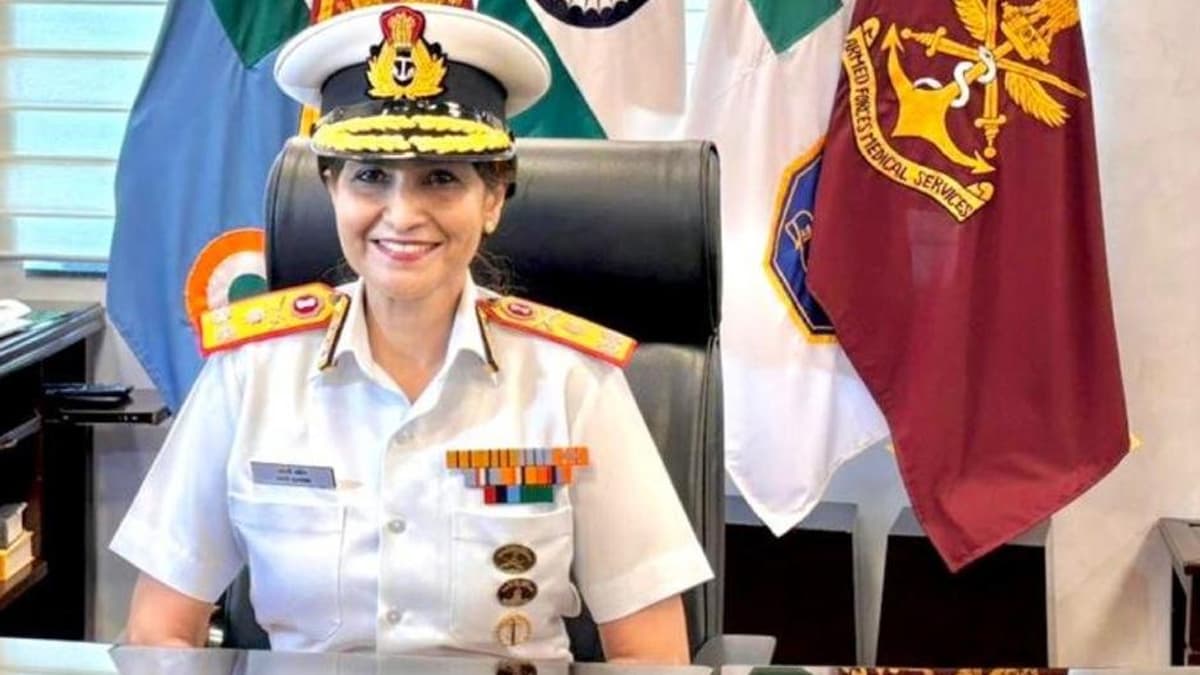 वाइस एडमिरल आरती सरीन को सशस्त्र सेना चिकित्सा सेवा का महानिदेशक नियुक्त  किया गया, पद संभालने वाली पहली महिला अधिकारी | LatestLY