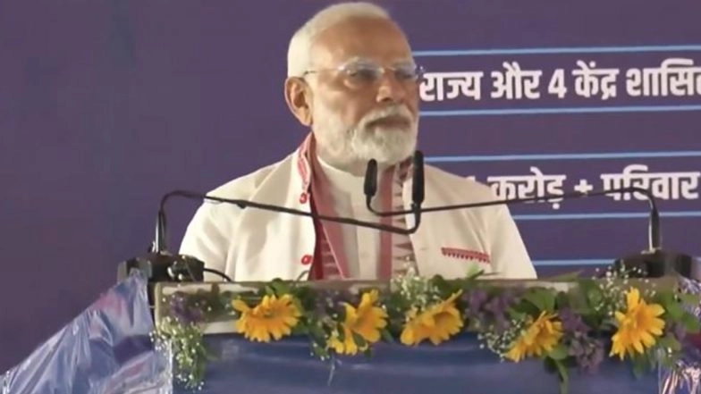 PM Modi Interacts With Tribal Community in Jharkhand, Reaffirms Govt’s Commitment