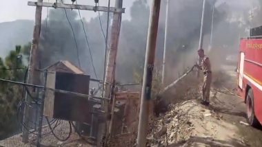 Himachal Pradesh Forest Fire Video: Forest Near Bhajraadu Market in Chamba Engulfed in Flames, Efforts Underway To Control Blaze