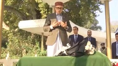 Omar Abdullah Pays Tributes to NC Founder Sheikh Abdullah, Visits Hazratbal Shrine Before Taking Oath As Jammu and Kashmir CM (See Pics and Video)