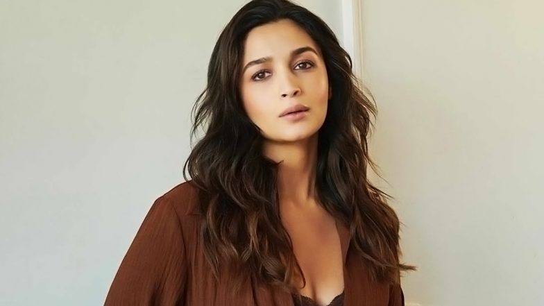 Alia Bhatt Reveals Being Clinically Diagnosed With Anxiety on Kareena Kapoor Khan’s Talk Show, Says ‘Every Moment for Me Is Worst Case Scenario’ (Watch Video)