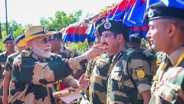 ‘We Are Proud of Them’: PM Narendra Modi After Celebrating Diwali With Army Jawans in Gujarat’s Kachchh (See Pics and Videos)