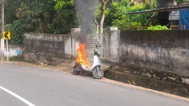 Ola Scooter Catches Fire While Running in Thiruvananthapuram Amid Controversy Over Consumer Complaints, Video Goes Viral