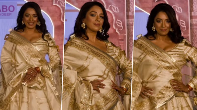 ‘Anupamaa’ Star Rupali Ganguly Shines in Traditional Attire As She Walks The Ramp For Abu Jani and Sandeep Khosla at Fashion Event (Watch Video)