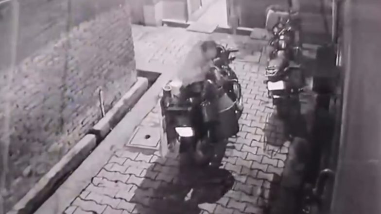 Spit-Gate in Moradabad: Man Caught on CCTV ‘Spitting’ in Milk Container in Uttar Pradesh, Shocking Video Surfaces