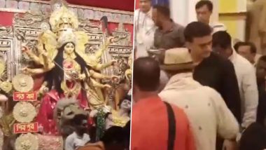 Former India Captain Sourav Ganguly Offers Prayers at Durga Puja Pandal in Howrah (Watch Video)