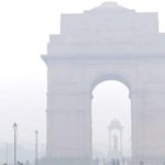 Delhi Air Pollution: Thick Layer of Smog Covers National Capital, 10 Areas Exceed AQI 400 Including Anand Vihar (Watch Video)