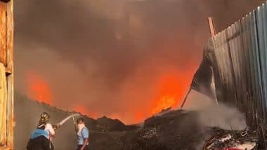 Pune Fire Video: Massive Blaze Engulfs 3 Electrical Product Godowns in Pimpri Chinchwad, 8 Fire Tenders Rush to Scene