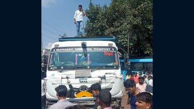 Dausa Road Accident: 5 Killed, 10 Injured As Dumper Rams 3 Bikes in Rajasthan, Disturbing Video Surfaces