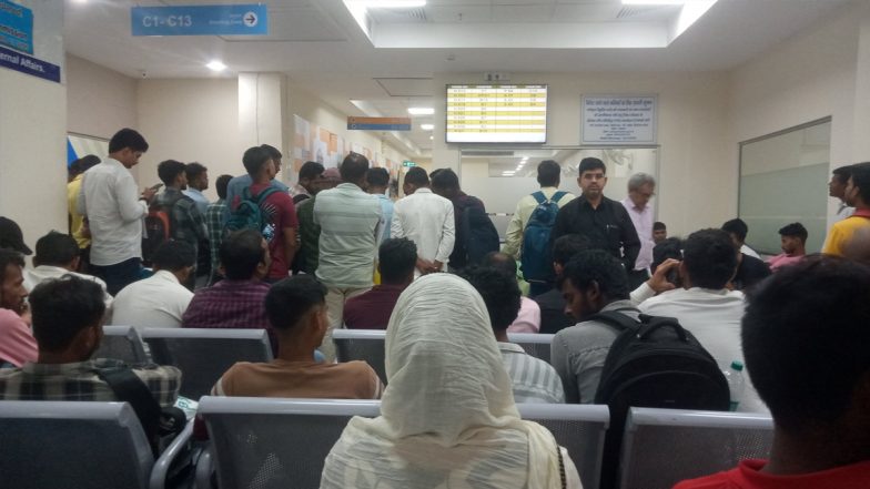 Passport Office Servers Down Across India? Applicants Say Facing Issues at Passport Offices in Mumbai, Pune, Patna and Other Cities; Being Asked to Reschedule Appointment