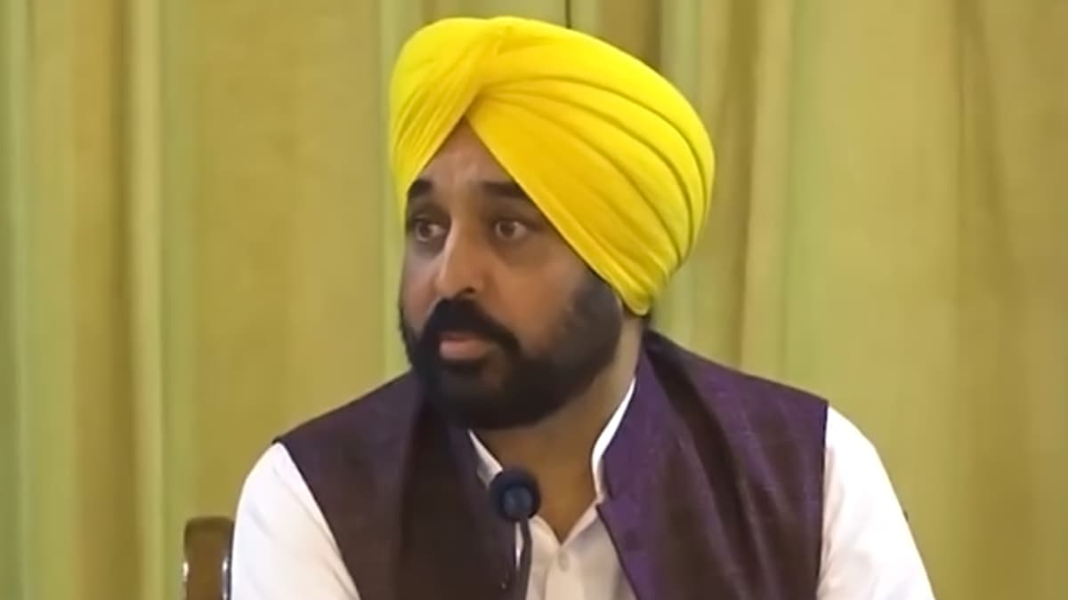Bhagwant Mann Home Raided: EC Conducts Raid at Punjab CM's Residence in Kapurthala House Ahead of Delhi Assembly Election