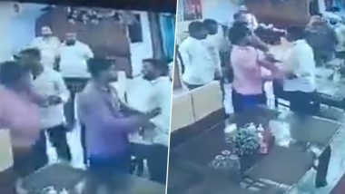 Brawl Caught on Camera in Uttar Pradesh: Customer Gets Slapped After Throwing Glass at Waiter in Ballia, Video Goes Viral