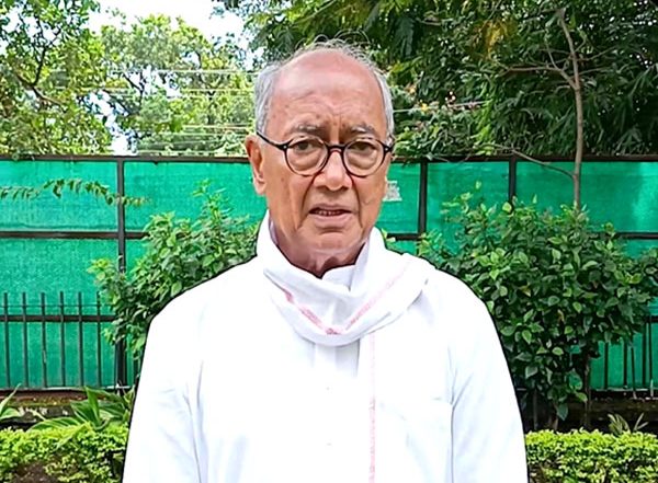 India News | MP: Former CM Digvijaya Singh Extends Support to National Sarpanch Sangh Demanding Rights of Panchayati Raj System