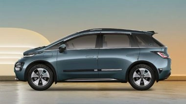 Business News | MG Windsor Becomes India's First Passenger EV to Record 15,176 Bookings on the First Day