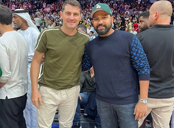 Sports News | Team India Skipper Rohit Sharma Meets Spanish Footballer Iker Casillas at NBA Abu Dhabi Games