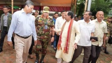 World News | Bangladesh Army Chief Assures Security for Hindu Community Ahead of Durga Puja