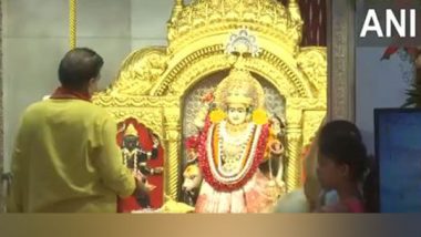 India News | Delhi: Aarti Performed at Jhandewalan Mata Temple on 5th Day of Shardiya Navratri