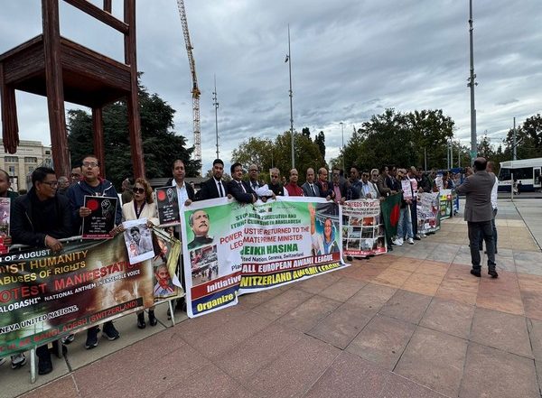 World News | Bangladeshi Diaspora Holds Protest Against Yunus-led Govt Amid Rising Extremism, Call for Hasina's Return