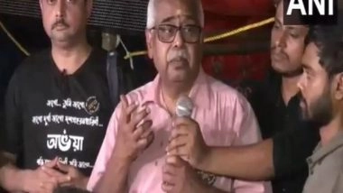 India News |  Indian Medical Association President Meets Junior Doctors on Hunger Strike in Kolkata