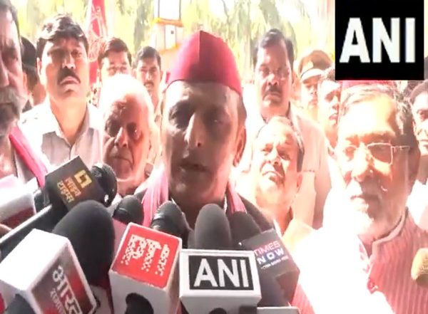 India News | SP Chief Akhilesh Yadav Slams BJP After NCPCR Advises States to Stop Funding Madrasas