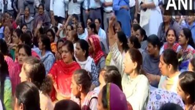 India News | Chandigarh: PGIMER Contract Workers Continue Their Protest Demanding Higher Wages