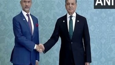 World News | Pakistan PM Shehbaz Sharif Welcomes Jaishankar at SCO Summit