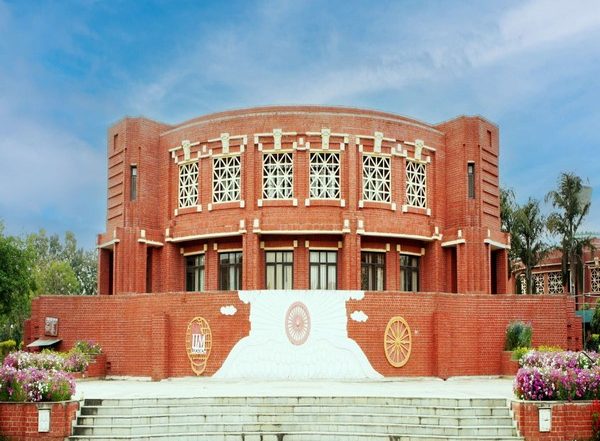 Business News | IIM Lucknow and TalentSprint Aim to Empower Professionals with New-age Strategies on Sales & Marketing
