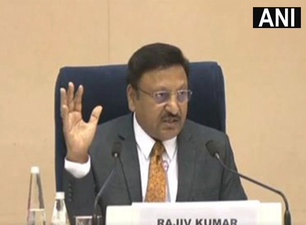 India News | CEC Rajiv Kumar Spends Night in Sub-zero Temperature at Ghost Village in Uttarakhand