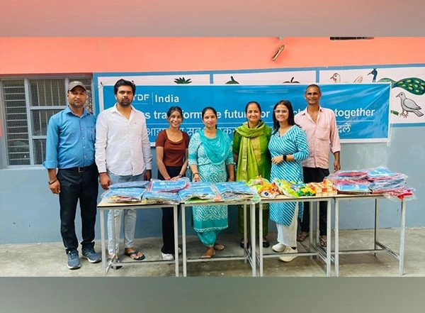 Business News | IYDF and Pushpa Beauty Parlour Bring Warmth and Support to Underprivileged Children in Modinagar