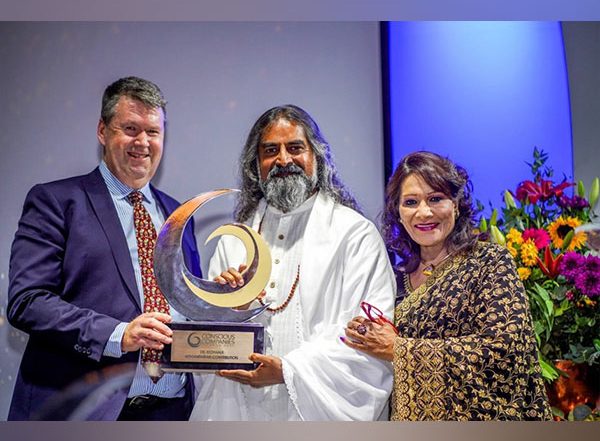 Business News | Mohanji Honored with Humanitarian Award at 2024 Conscious Companies Awards in Johannesburg, South Africa