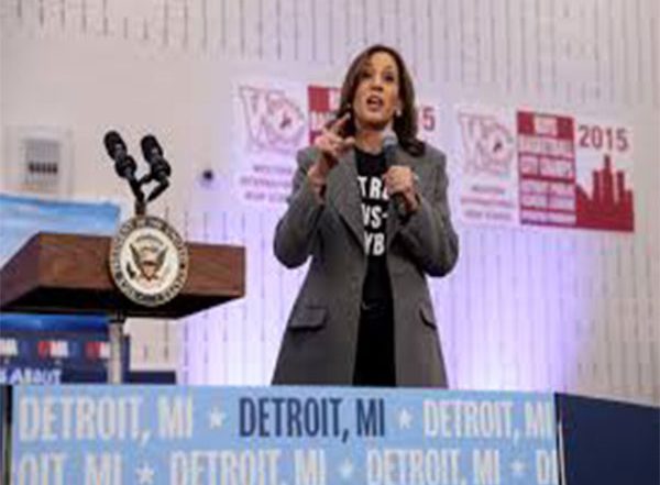 World News | Celebs Lend Support for Kamala Harris During US Presidential Election Campaigns