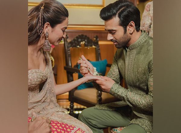Entertainment News | Kriti Kharbanda Opts for Minimal Mehendi on Her First Karwa Chauth