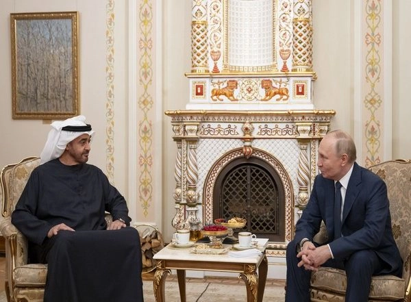 World News | UAE President Attends Special Dinner Hosted by Russian President in His Honour