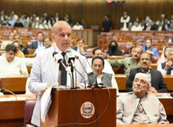 World News | Pakistan PM Sharif Advices President Zardari to Sign 26th Constitutional Amendment Bill into Law