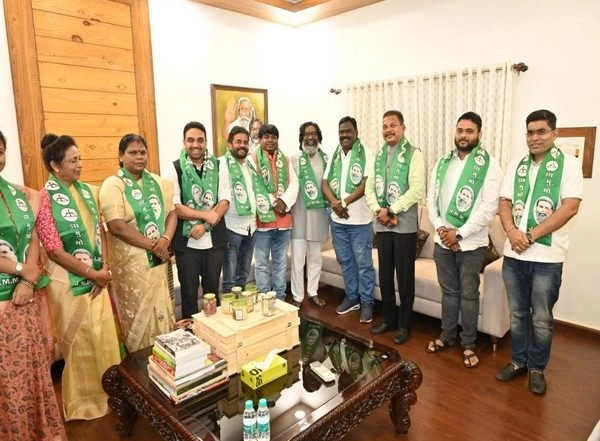 India News | Former BJP Leaders Dr Lois Marandi, Kunal Sarangi Join JMM