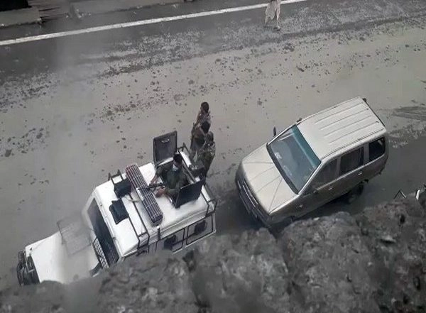 India News | Counter-Intel Unit Carries out Raids in Kashmir, Nabs Recuirters Linked to Terror Outfit