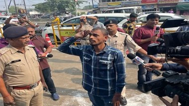 India News | Following MP High Court's Bail Condition Man Salutes Tricolour 21 Times Saying 'Bharat Mata Ki Jai' at Police Station in Bhopal