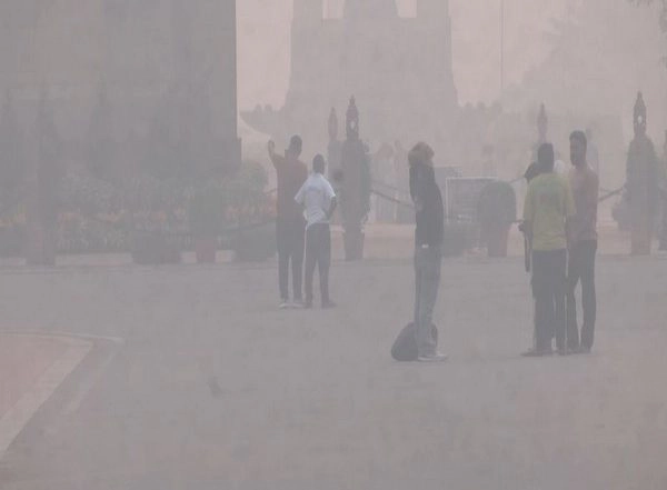 India News | NDMC Doubles Parking Charges in Delhi to Curb Rising Air Pollution